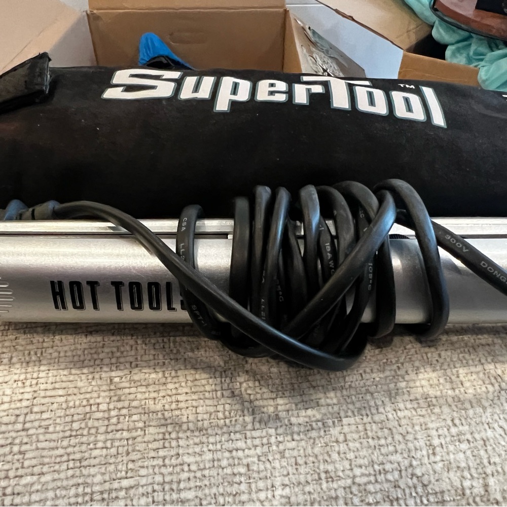 Hot tools hair straightener